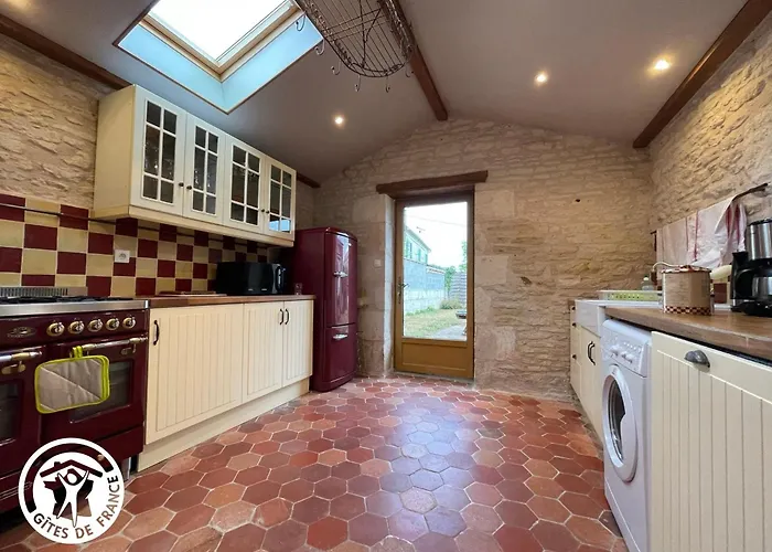 Hébergement de vacances Rénové 3 à Avec Wifi - Fr-1-426-600 *